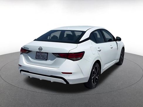 Used 2025 Nissan Sentra SV FWD image 14