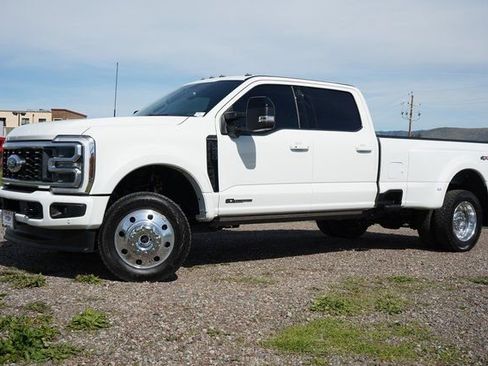 Used 2025 Ford F450 Platinum w/ Camper Package image 4