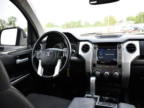 Used 2017 Toyota Tundra SR5 w/ SR5 Upgrade Package AWD/4WD image 16