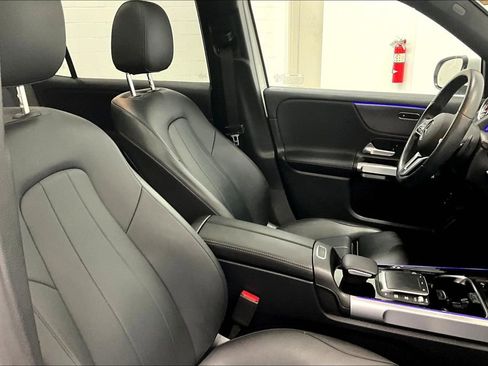 Used 2022 Mercedes-Benz GLB 250 image 10