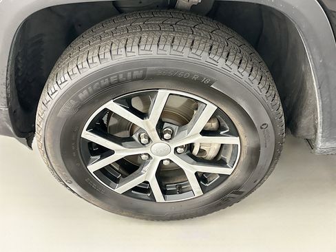 Used 2024 Jeep Grand Cherokee L Limited w/ Luxury Tech Group II image 11