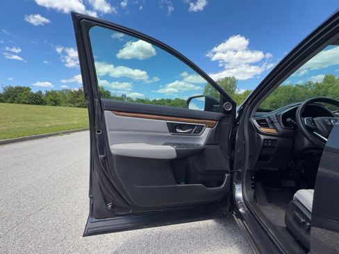 Used 2017 Honda CR-V Touring image 16