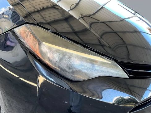 Used 2017 Toyota Corolla LE FWD image 29