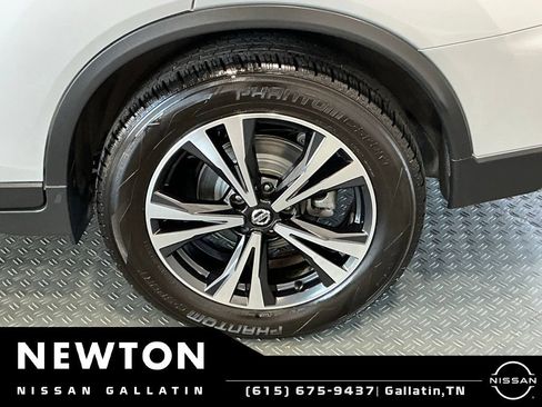 Used 2019 Nissan Rogue SV w/ Sun & Sound Touring Package FWD image 42