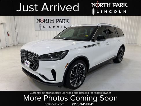 Used 2025 Lincoln Aviator Reserve w/ Illumination Package image 1