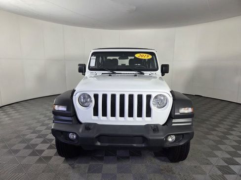 Used 2018 Jeep Wrangler Sport AWD/4WD image 3