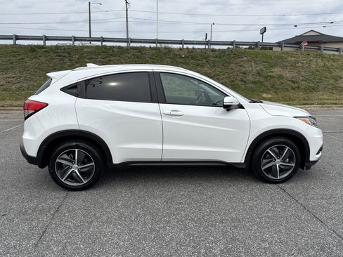Used 2021 Honda HR-V EX-L image 11