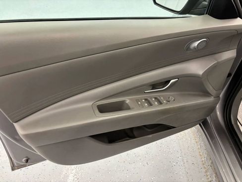 Used 2024 Hyundai Elantra SE image 36