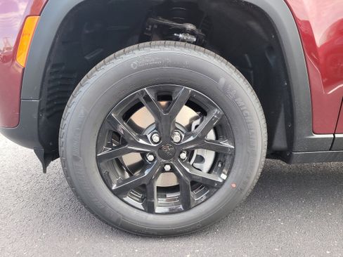 New 2026 Jeep Grand Cherokee L 2WD image 10