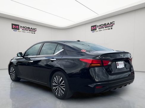 Used 2023 Nissan Altima 2.5 SV image 3