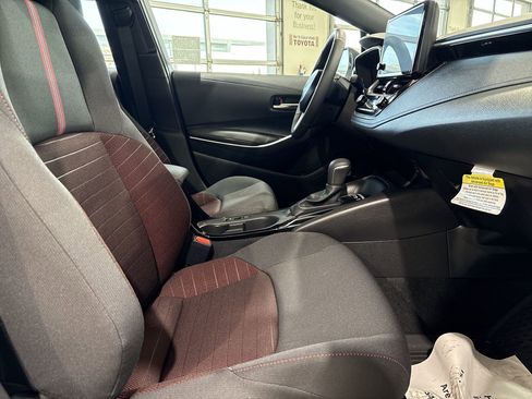 Certified 2025 Toyota Corolla SE image 25