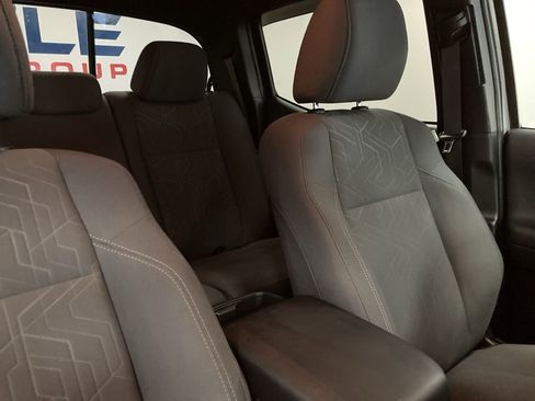 Used 2019 Toyota Tacoma TRD Off-Road image 39