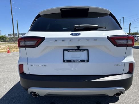 Used 2025 Ford Escape Active AWD/4WD image 9