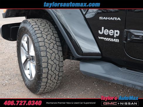 Used 2018 Jeep Wrangler Unlimited Sahara w/ Uconnect 4C Nav & Sound Group AWD/4WD image 36