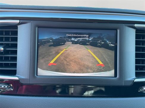 Used 2024 Chrysler Voyager LX image 26