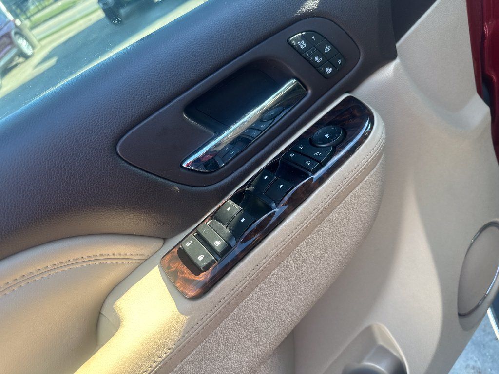 Used 2013 GMC Yukon Denali AWD/4WD image 11