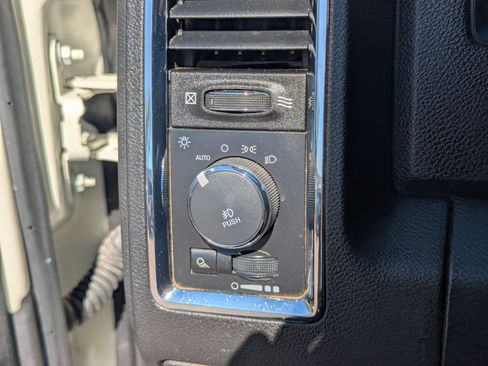 Used 2017 RAM 1500 Laramie w/ Convenience Group image 29