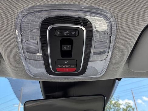 Used 2024 Hyundai Elantra Limited FWD image 41