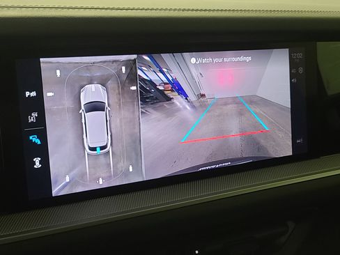 New 2026 Porsche Cayenne image 23