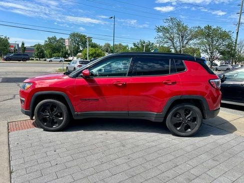 Used 2019 Jeep Compass Latitude AWD/4WD image 4