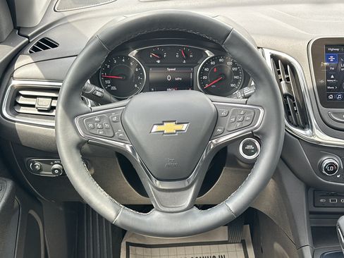 Used 2024 Chevrolet Equinox LT FWD image 24