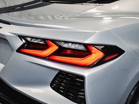 Used 2023 Chevrolet Corvette Stingray Premium Cpe w/ Body-Color Dual Roof Package RWD image 86