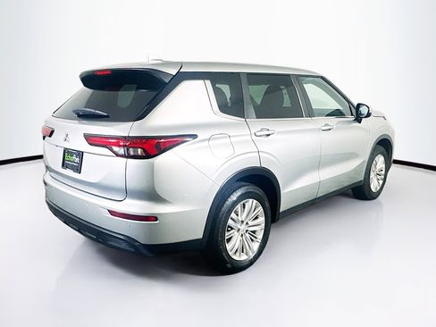 Used 2022 Mitsubishi Outlander ES FWD image 9