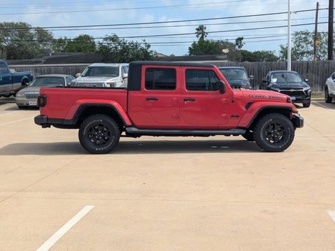 Used 2021 Jeep Gladiator Sport image 4