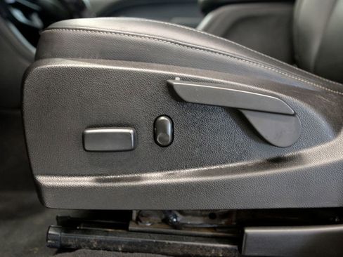 Used 2020 Chevrolet Colorado Z71 w/ Z71 Midnight Edition image 16