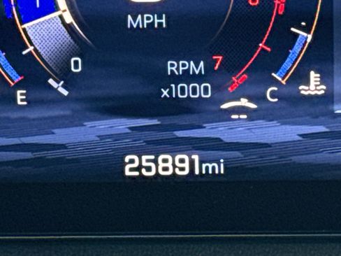 Used 2024 Chevrolet Traverse LT image 22