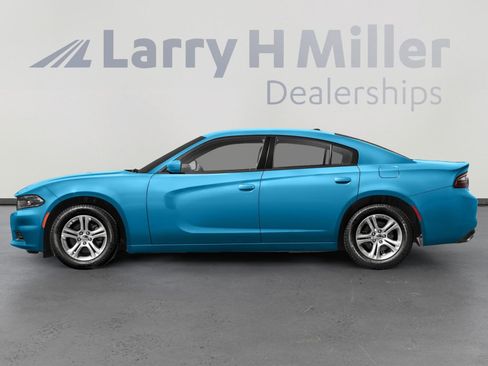 Used 2023 Dodge Charger SXT w/ Blacktop Package image 3