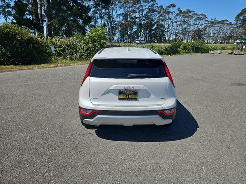 New 2026 Kia Niro LX FWD image 4