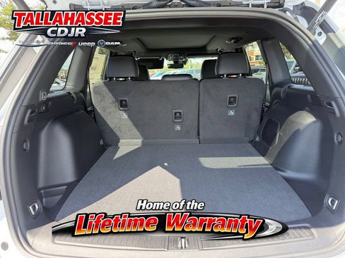 New 2026 Jeep Grand Cherokee Limited w/ Luxury Tech Group II RWD image 14