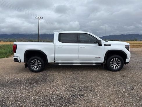 Used 2023 GMC Sierra 1500 AT4 w/ Technology Package AWD/4WD image 8