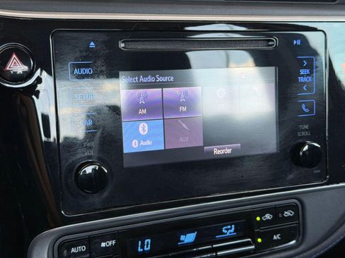 Used 2019 Toyota Corolla SE image 28