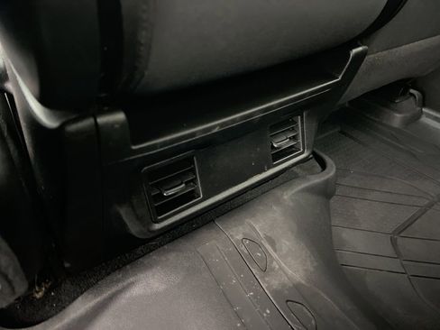 Used 2020 Chevrolet Silverado 1500 Custom w/ Custom Value Package image 18