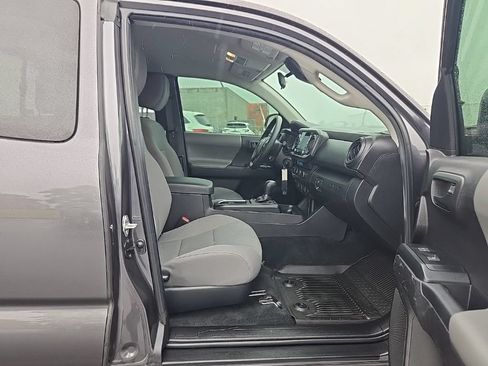 Used 2022 Toyota Tacoma SR w/ SX Package AWD/4WD image 38