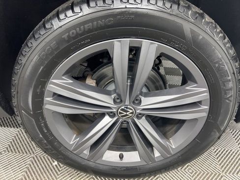 Used 2022 Volkswagen Atlas SEL R-Line image 11