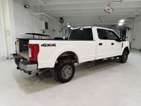 Used 2019 Ford F250 XL w/ Power Equipment Group image 5
