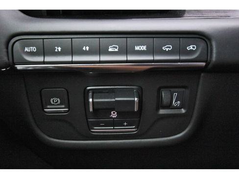 Used 2023 Cadillac Escalade ESV Sport Platinum w/ LPO, Floor Liner Package AWD/4WD image 20