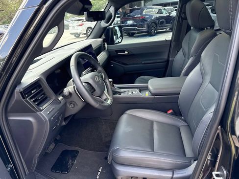 Used 2026 Lexus GX 550 w/ Cold Area Package AWD/4WD image 17