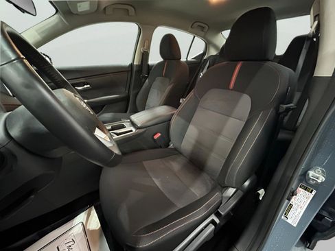 Used 2025 Nissan Sentra SR image 13