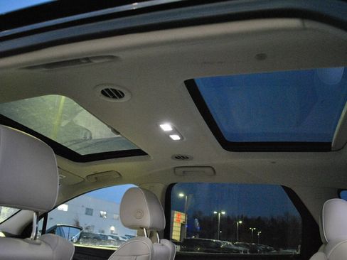 Used 2024 Buick Enclave Avenir w/ Avenir Technology Package image 13