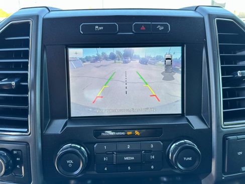 Used 2021 Ford F250 XLT w/ FX4 Off-Road Package image 19