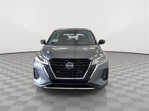 Certified 2025 Nissan Kicks Play S image 4