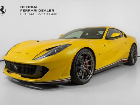 Used 2018 Ferrari 812 Superfast RWD image 1
