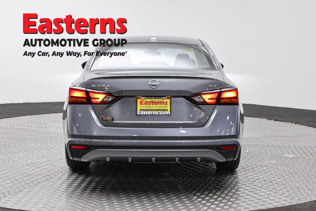 Used 2024 Nissan Altima 2.5 SV FWD image 8
