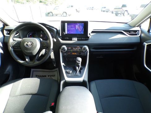 Used 2024 Toyota RAV4 LE AWD/4WD image 19
