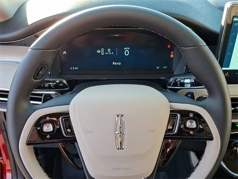 New 2026 Lincoln Corsair Premiere image 9