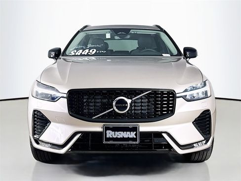 Used 2025 Volvo XC60 B5 Core w/ Protection Package Premier image 2